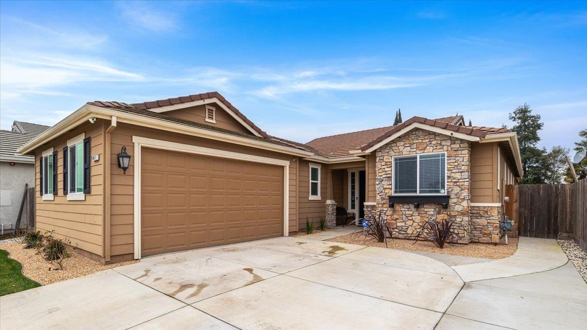 6617 Cervi Rd, Riverbank, CA 95367