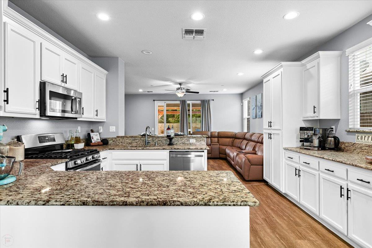 6617 Cervi Rd, Riverbank, CA 95367