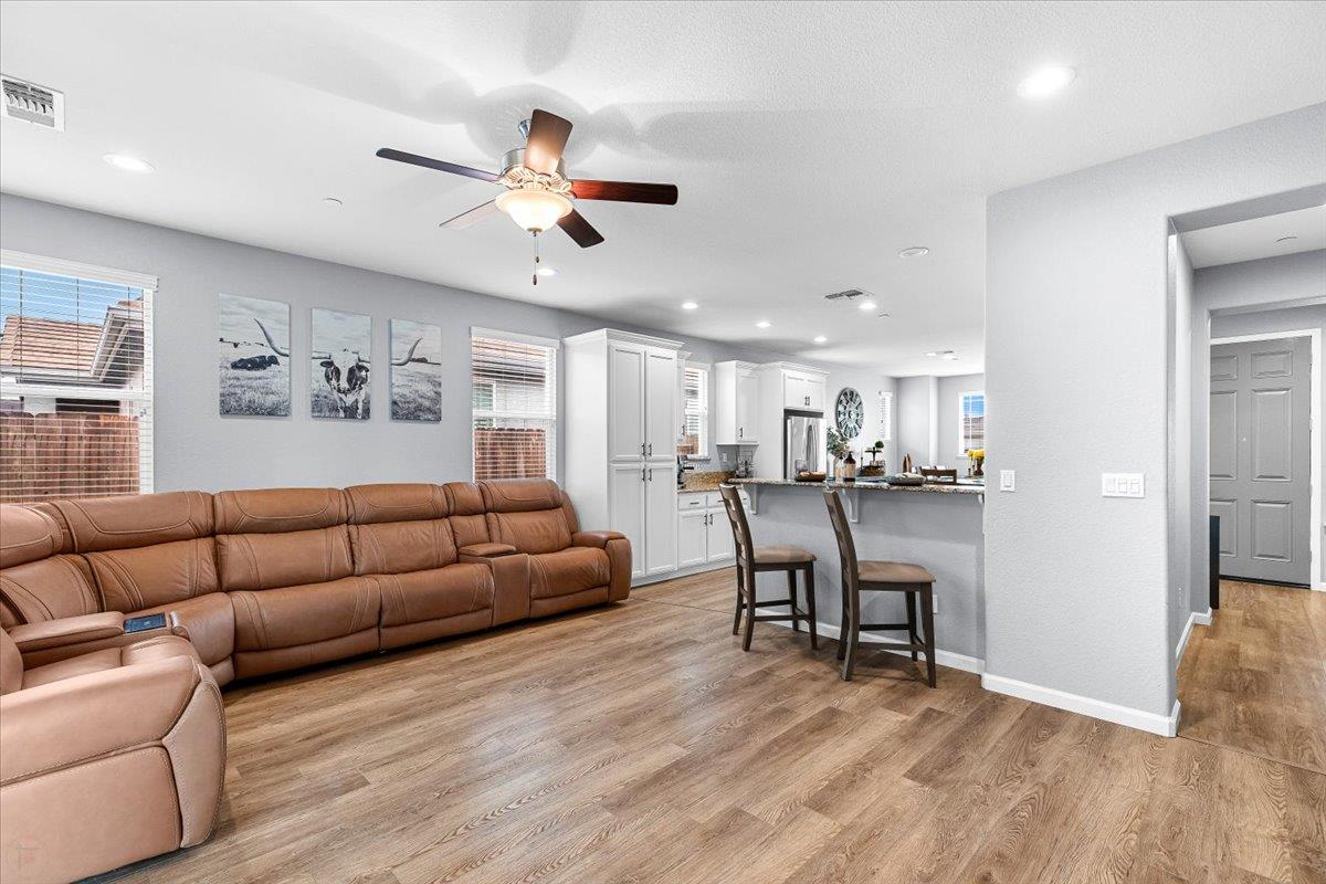 6617 Cervi Rd, Riverbank, CA 95367