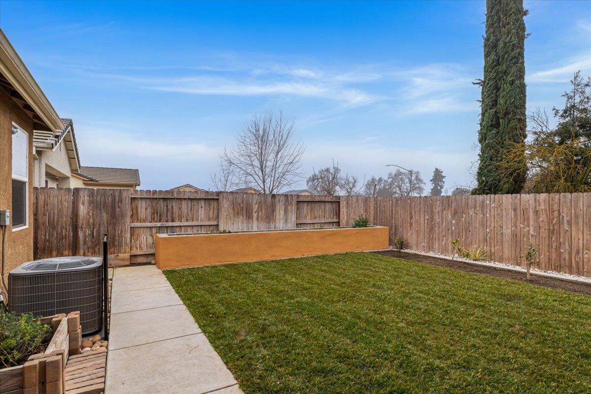 6617 Cervi Rd, Riverbank, CA 95367