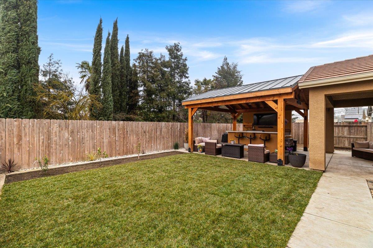 6617 Cervi Rd, Riverbank, CA 95367