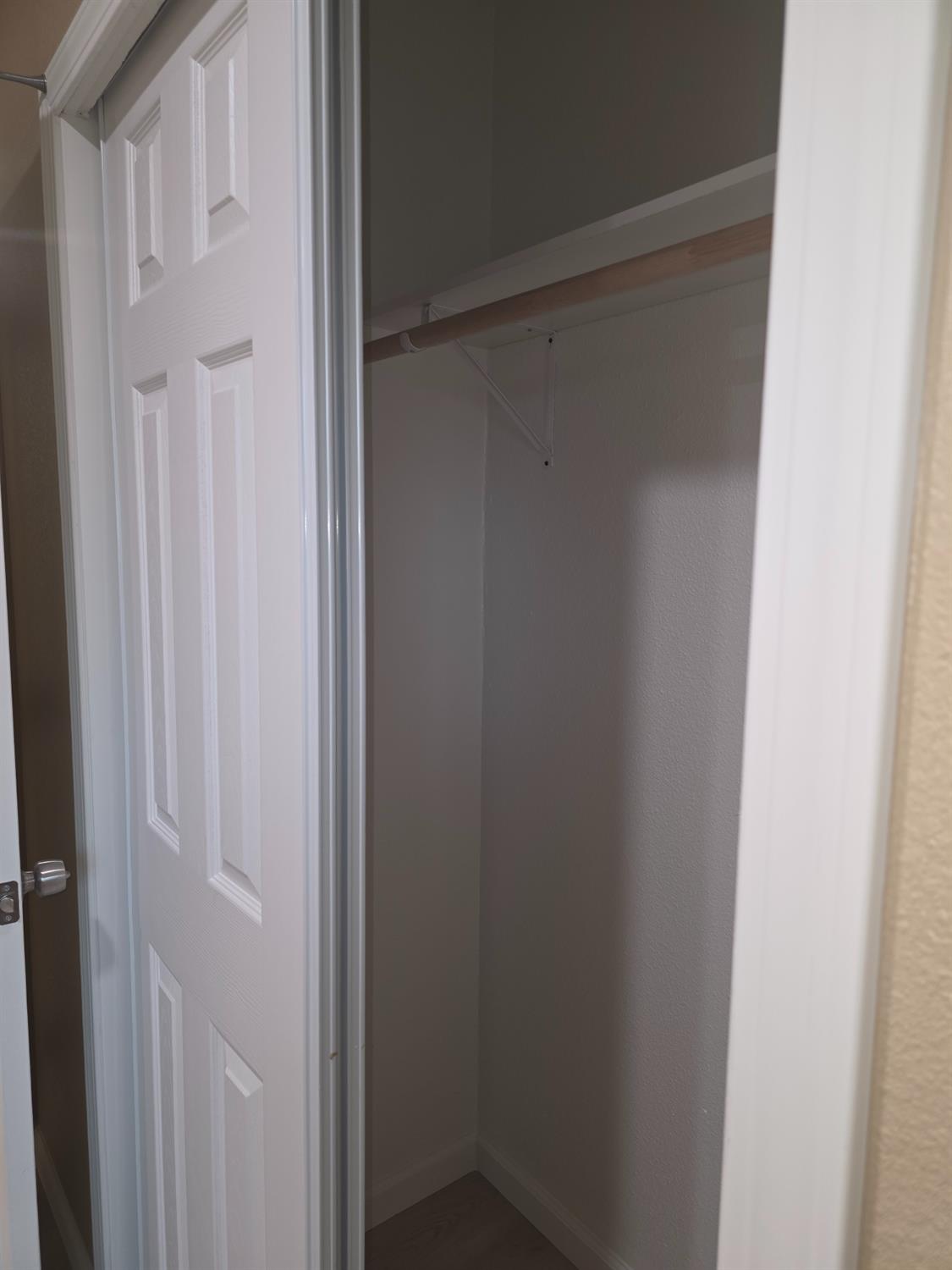 214 N Santa Clara St, Los Banos, CA 93635