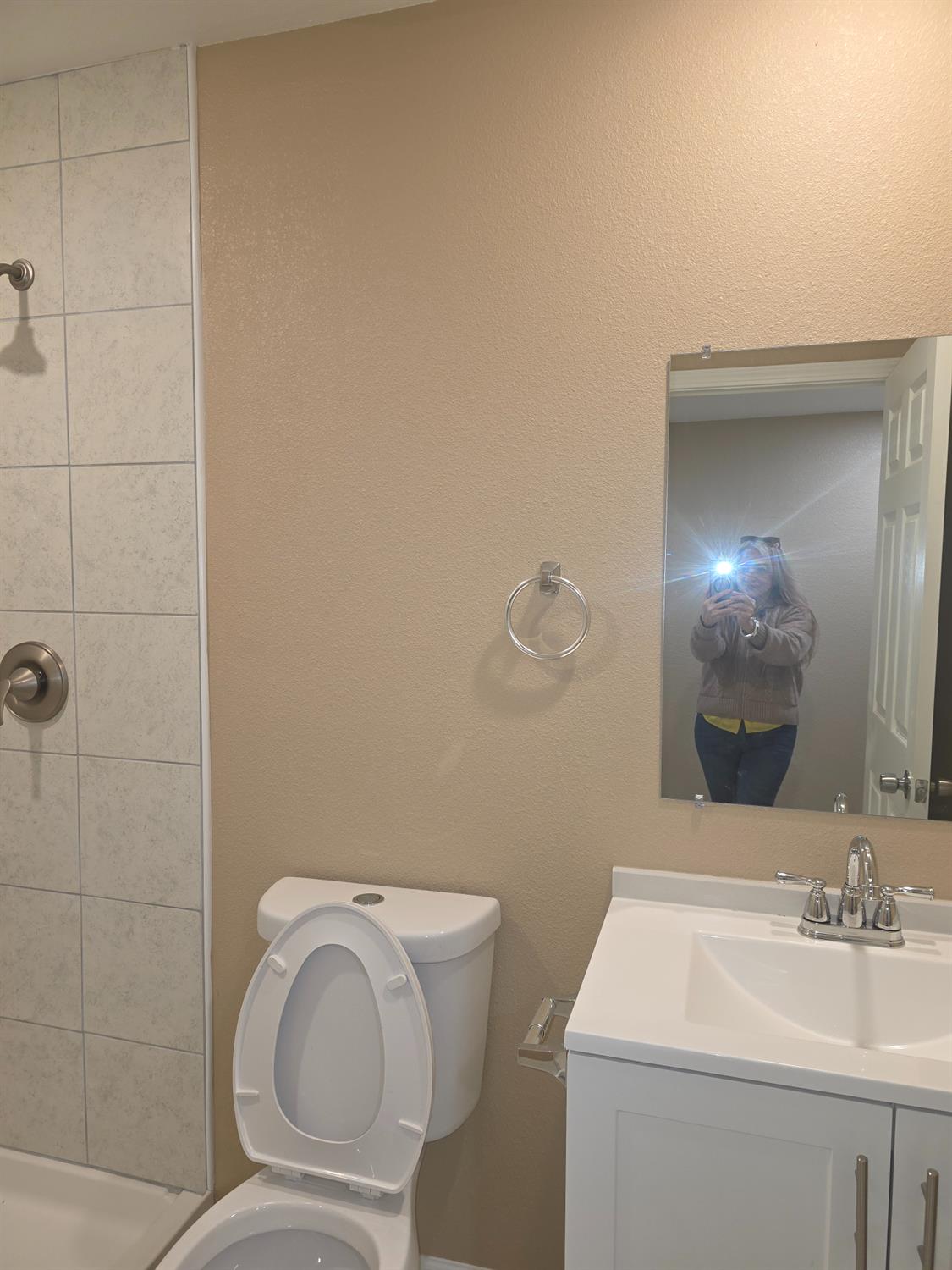 214 N Santa Clara St, Los Banos, CA 93635