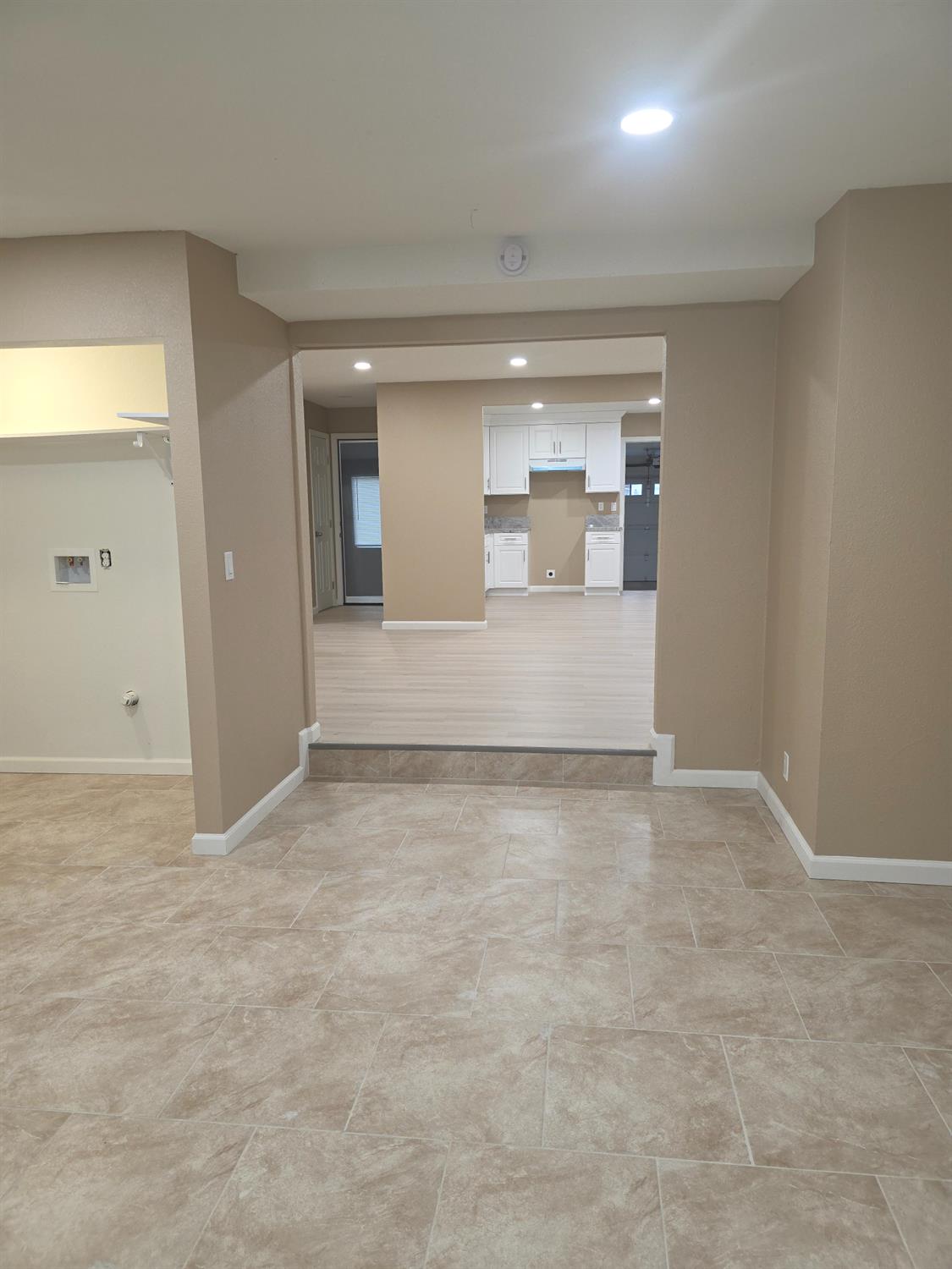 214 N Santa Clara St, Los Banos, CA 93635