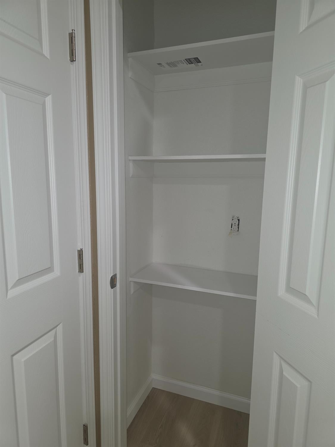 214 N Santa Clara St, Los Banos, CA 93635