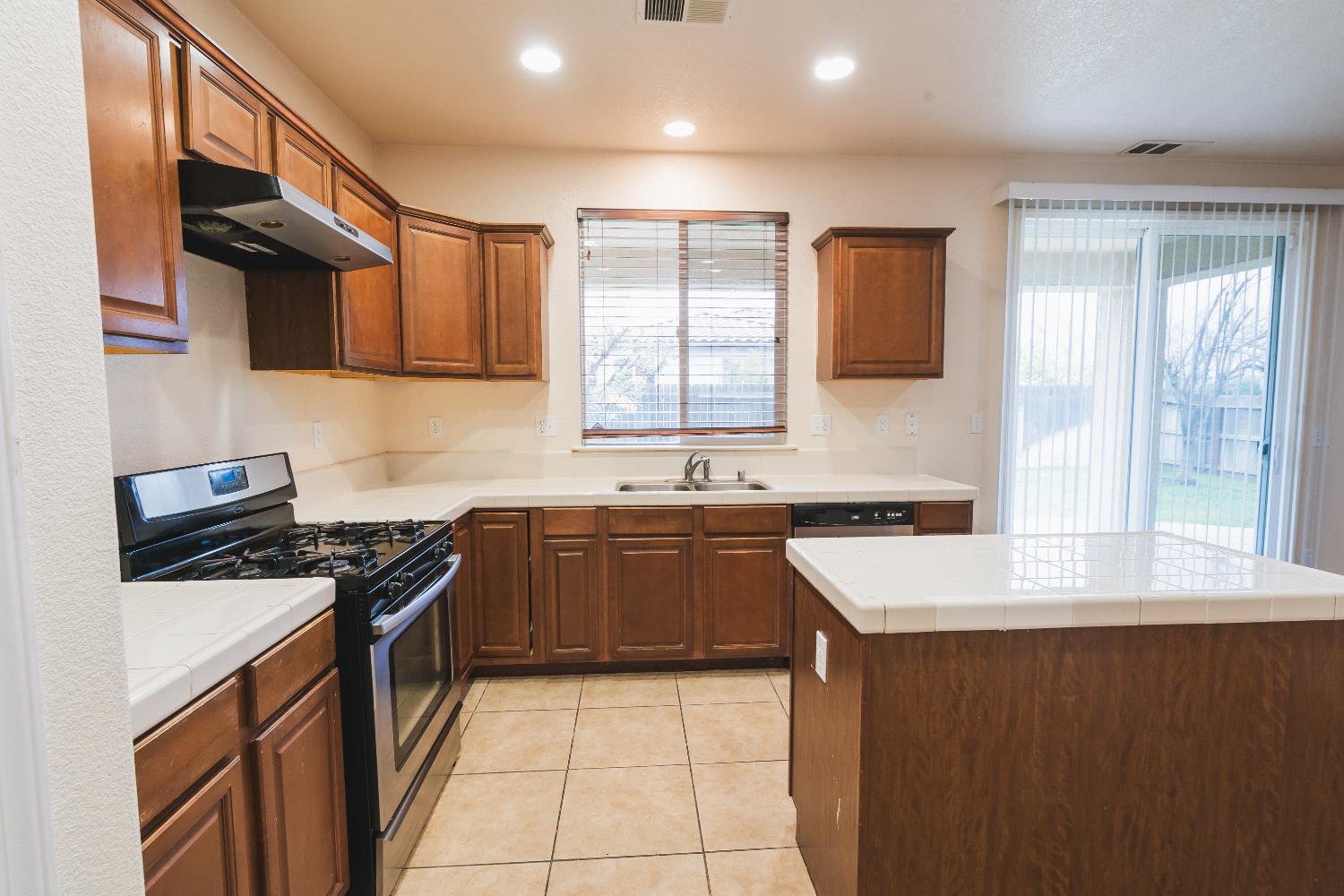 4315 Strathmore Pl, Merced, CA 95348