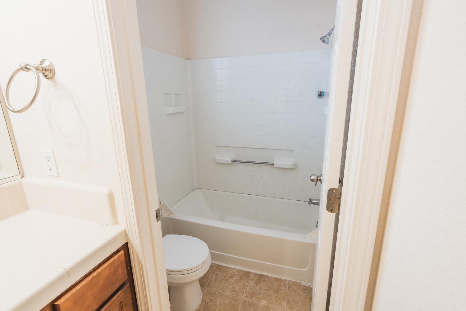 4315 Strathmore Pl, Merced, CA 95348