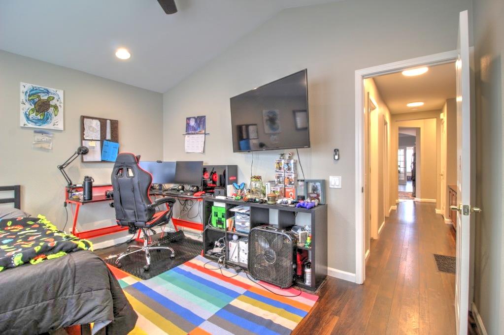 5530 Chancellor Way, Riverbank, CA 95367