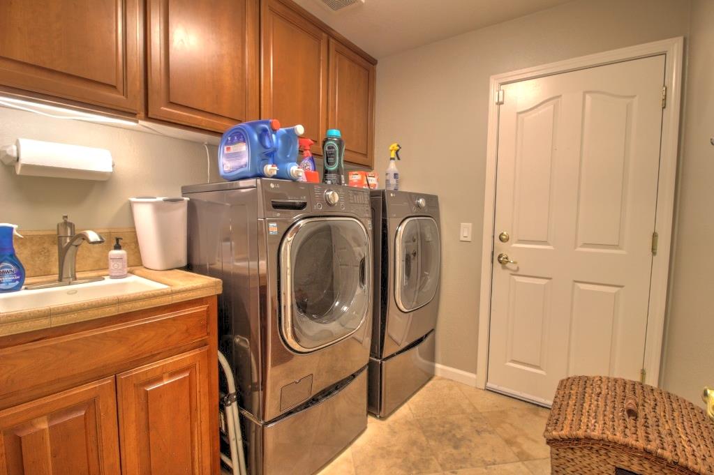 5530 Chancellor Way, Riverbank, CA 95367