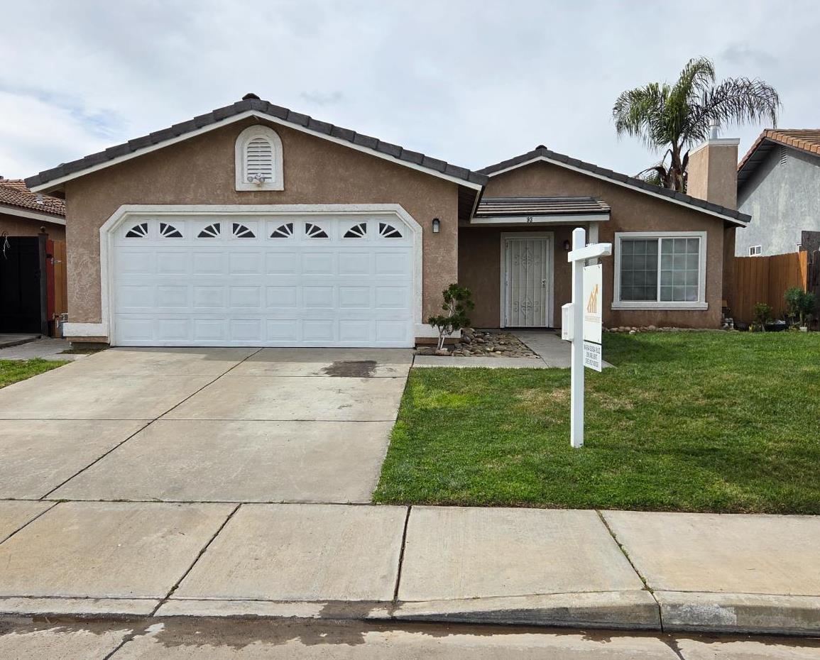 93 S Dana Ave, Planada, CA 95365