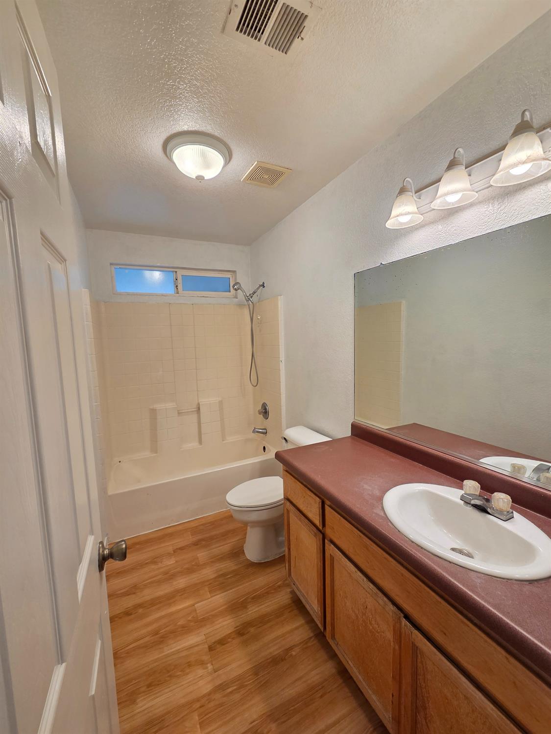 93 S Dana Ave, Planada, CA 95365