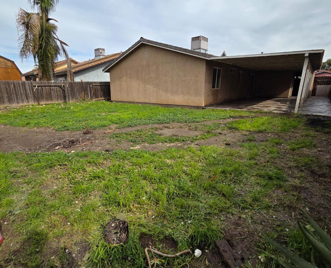 93 S Dana Ave, Planada, CA 95365