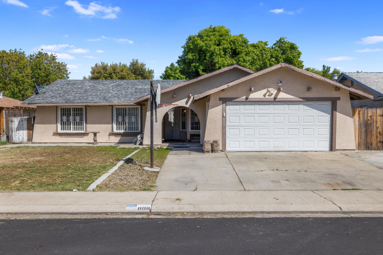 808 Cadillac Dr, Modesto, CA 95351