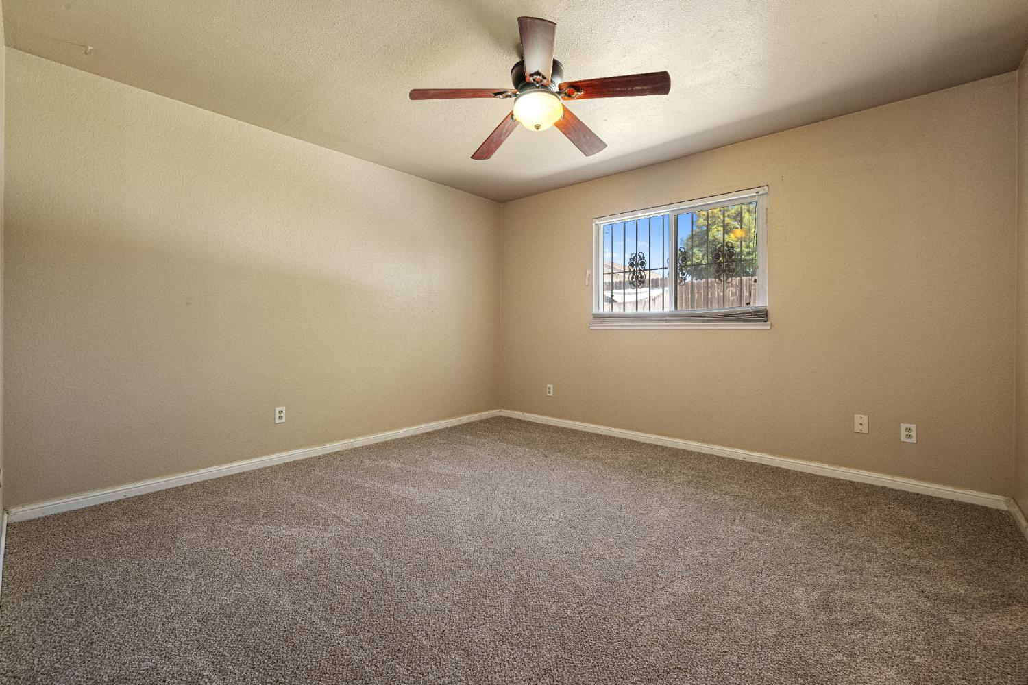 808 Cadillac Dr, Modesto, CA 95351