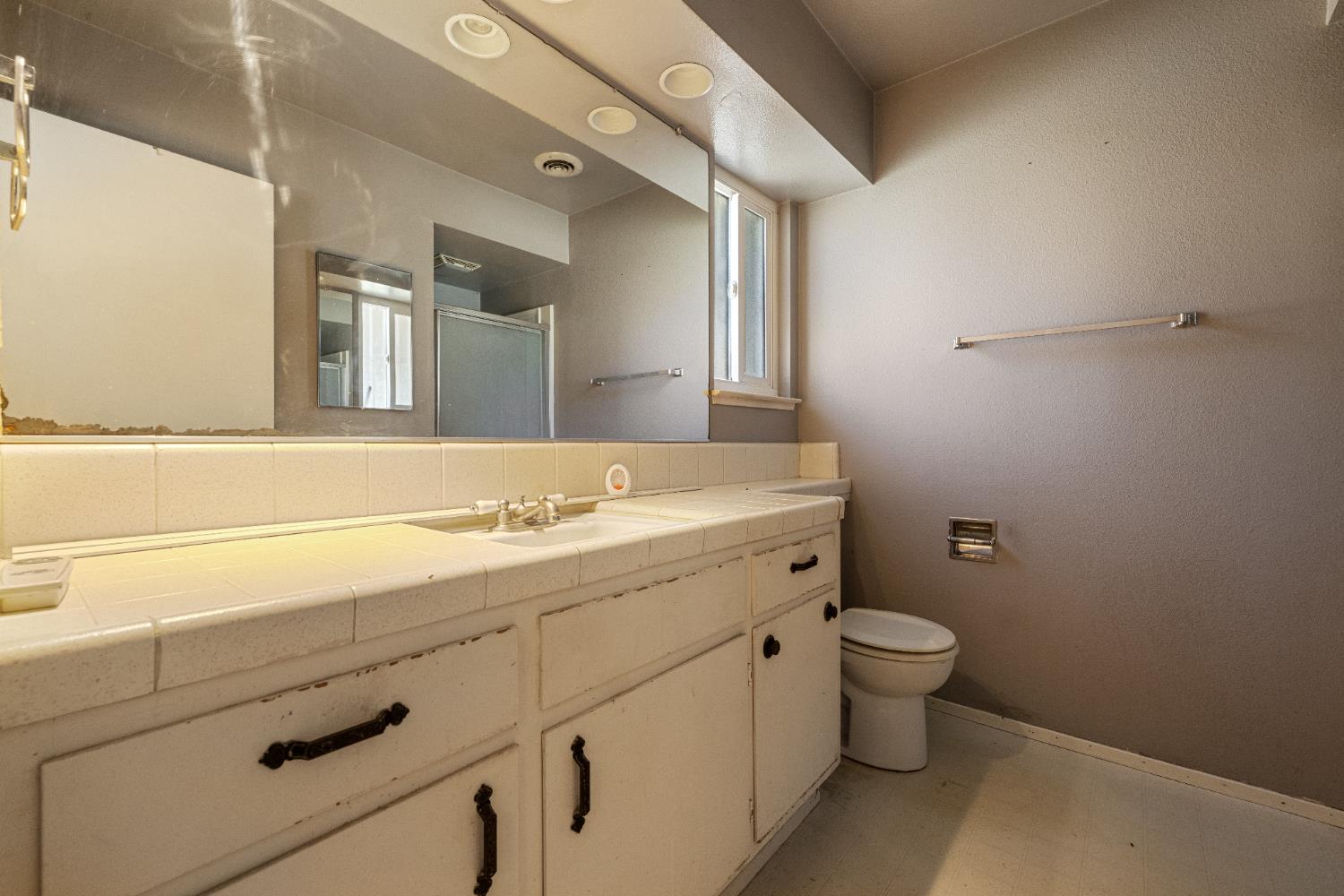 808 Cadillac Dr, Modesto, CA 95351