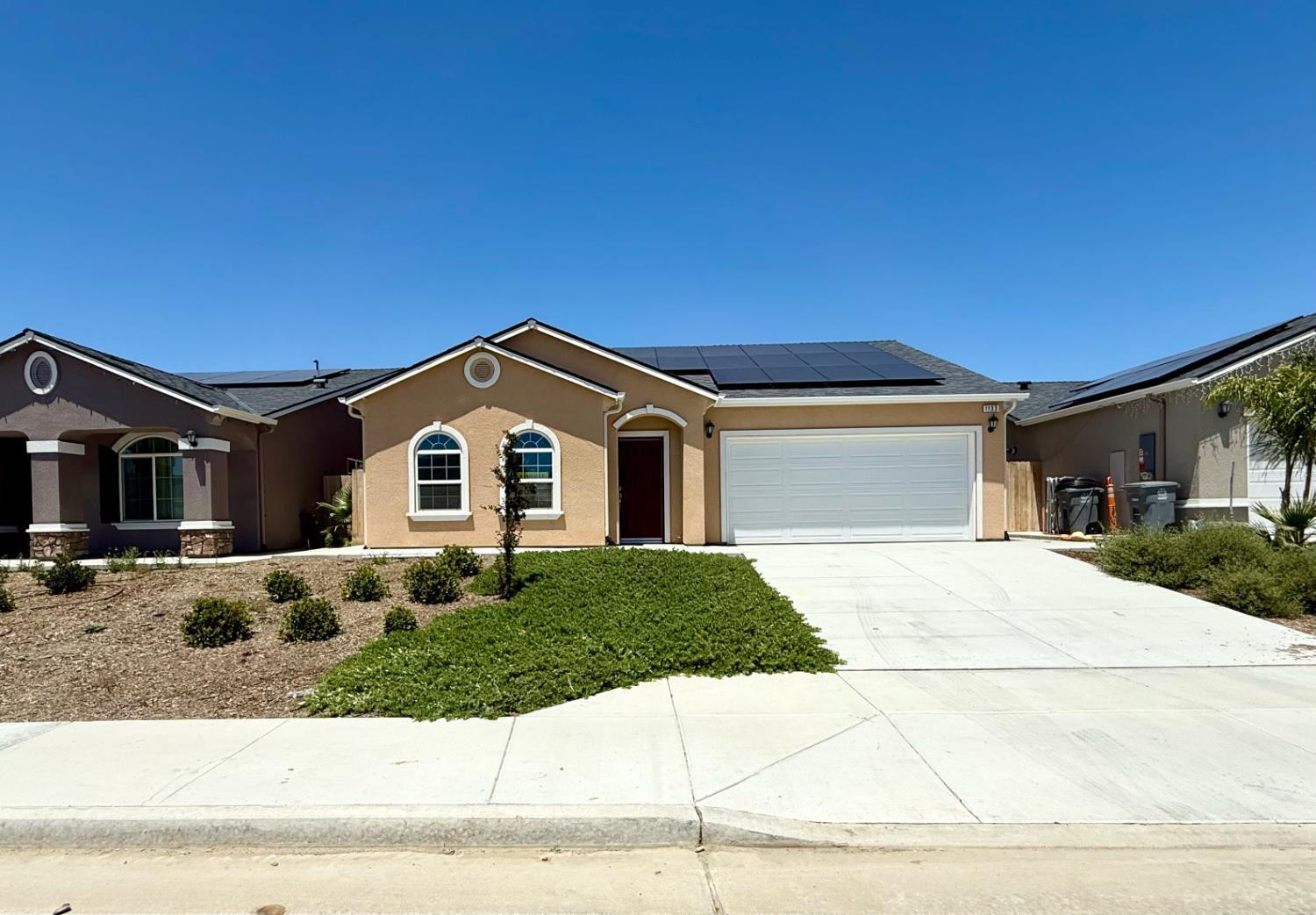 1133 E Orange St, Avenal, CA 93204