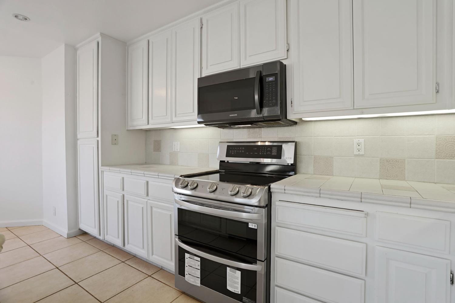 1040 Copper Park Ln, Modesto, CA 95355