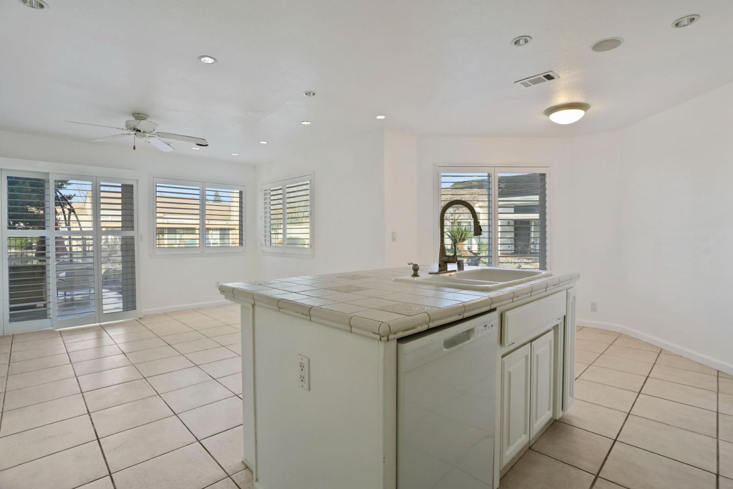 1040 Copper Park Ln, Modesto, CA 95355