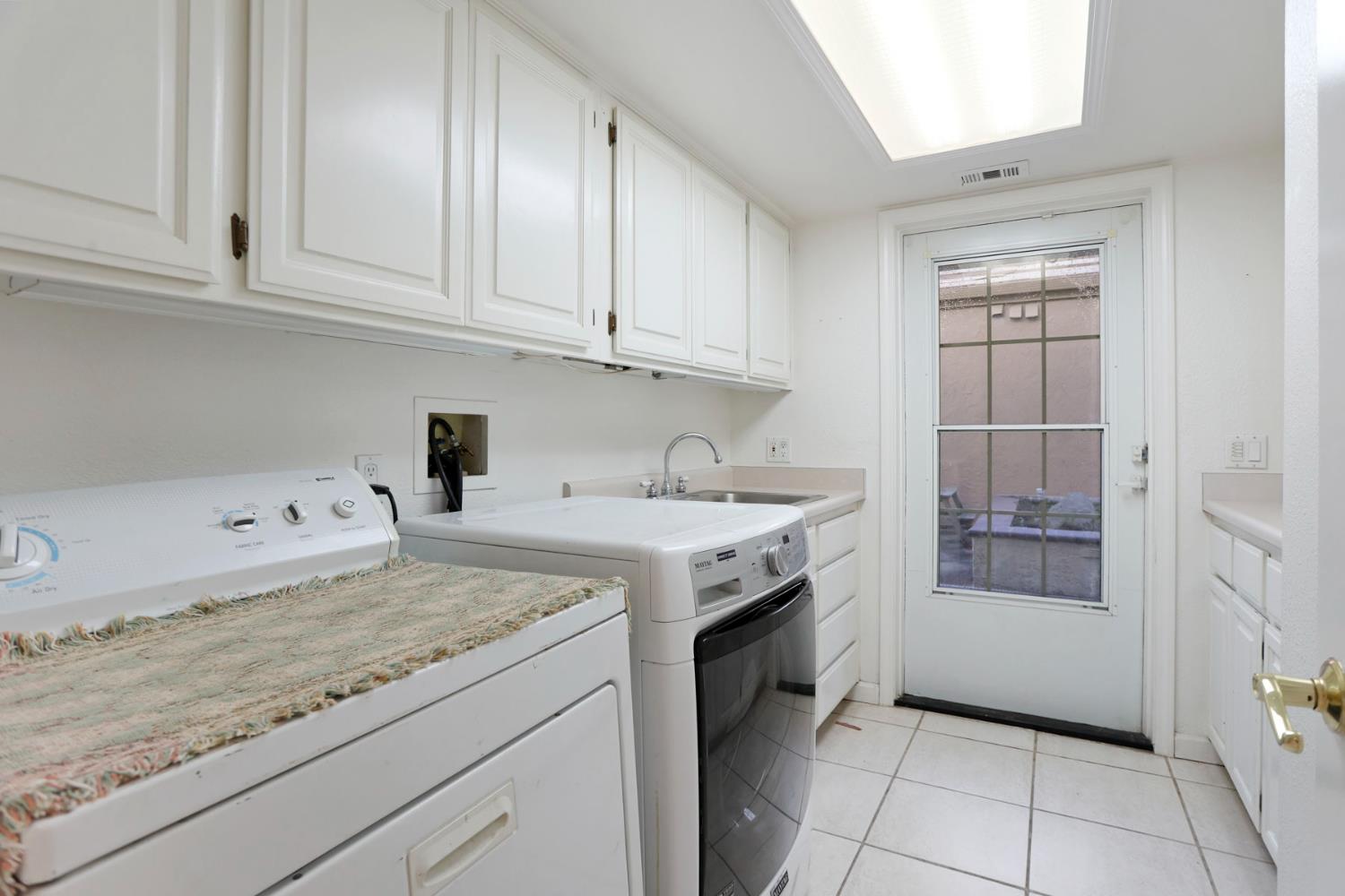 1040 Copper Park Ln, Modesto, CA 95355