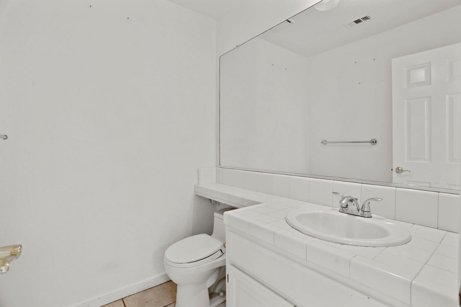 1040 Copper Park Ln, Modesto, CA 95355