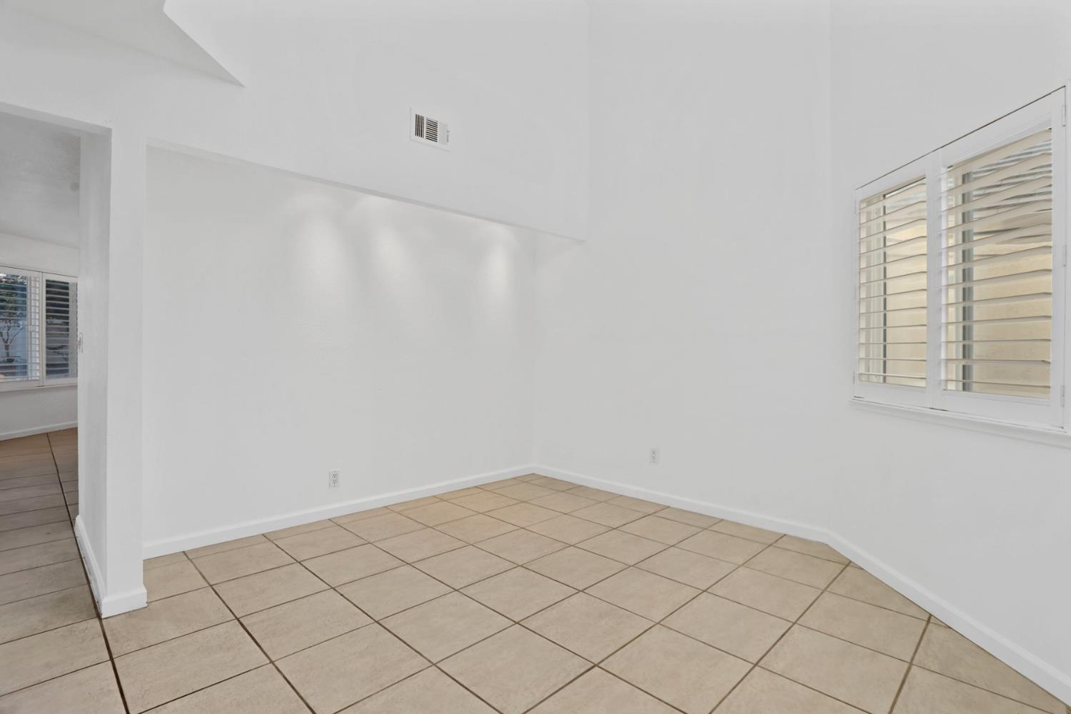 1040 Copper Park Ln, Modesto, CA 95355