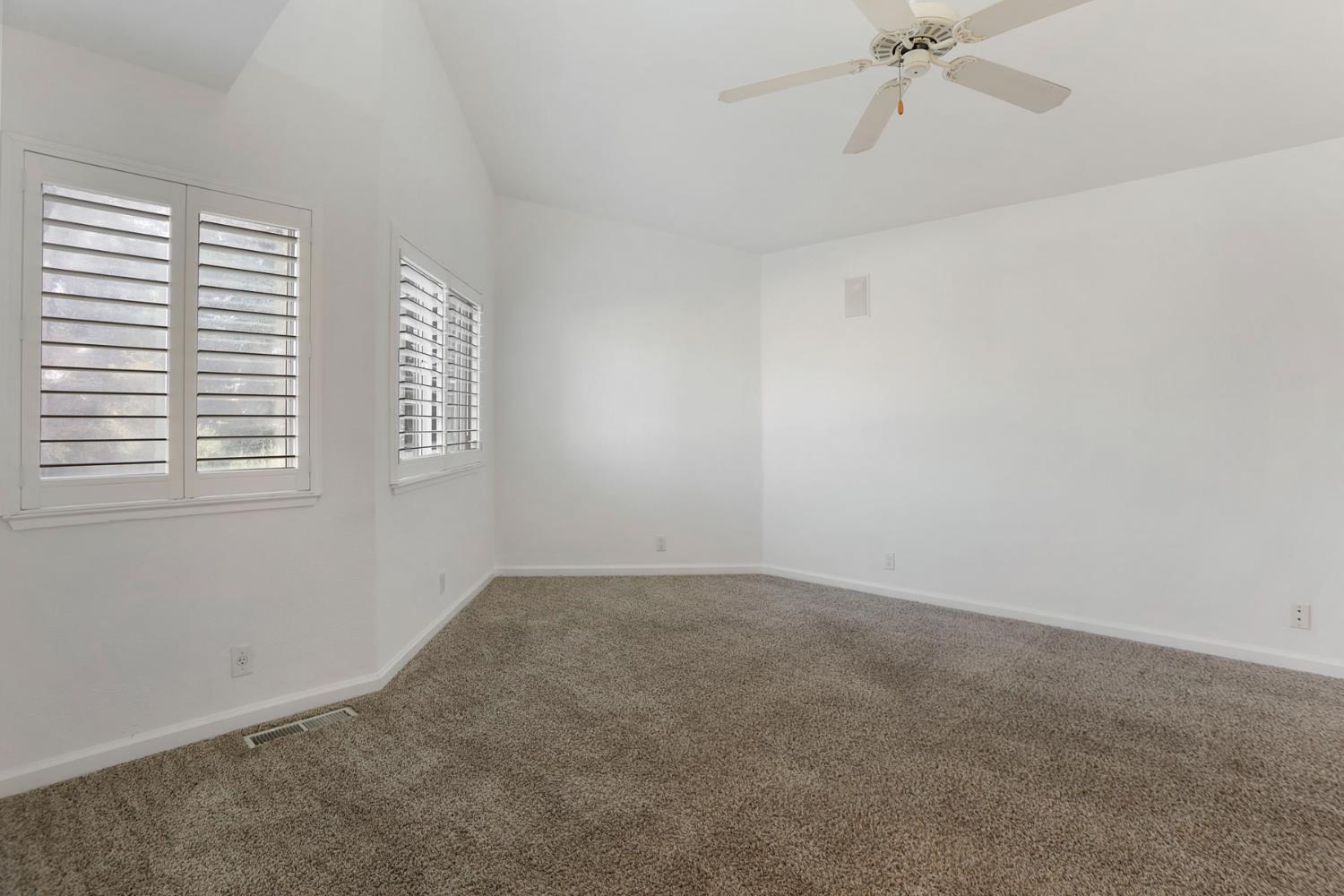 1040 Copper Park Ln, Modesto, CA 95355