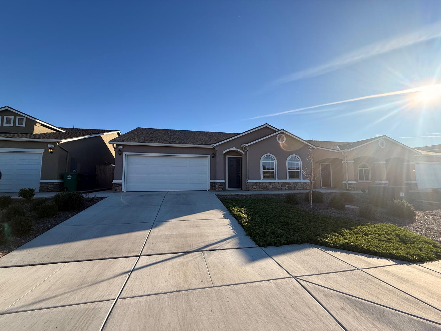 1105 E Orange St, Avenal, CA 93204