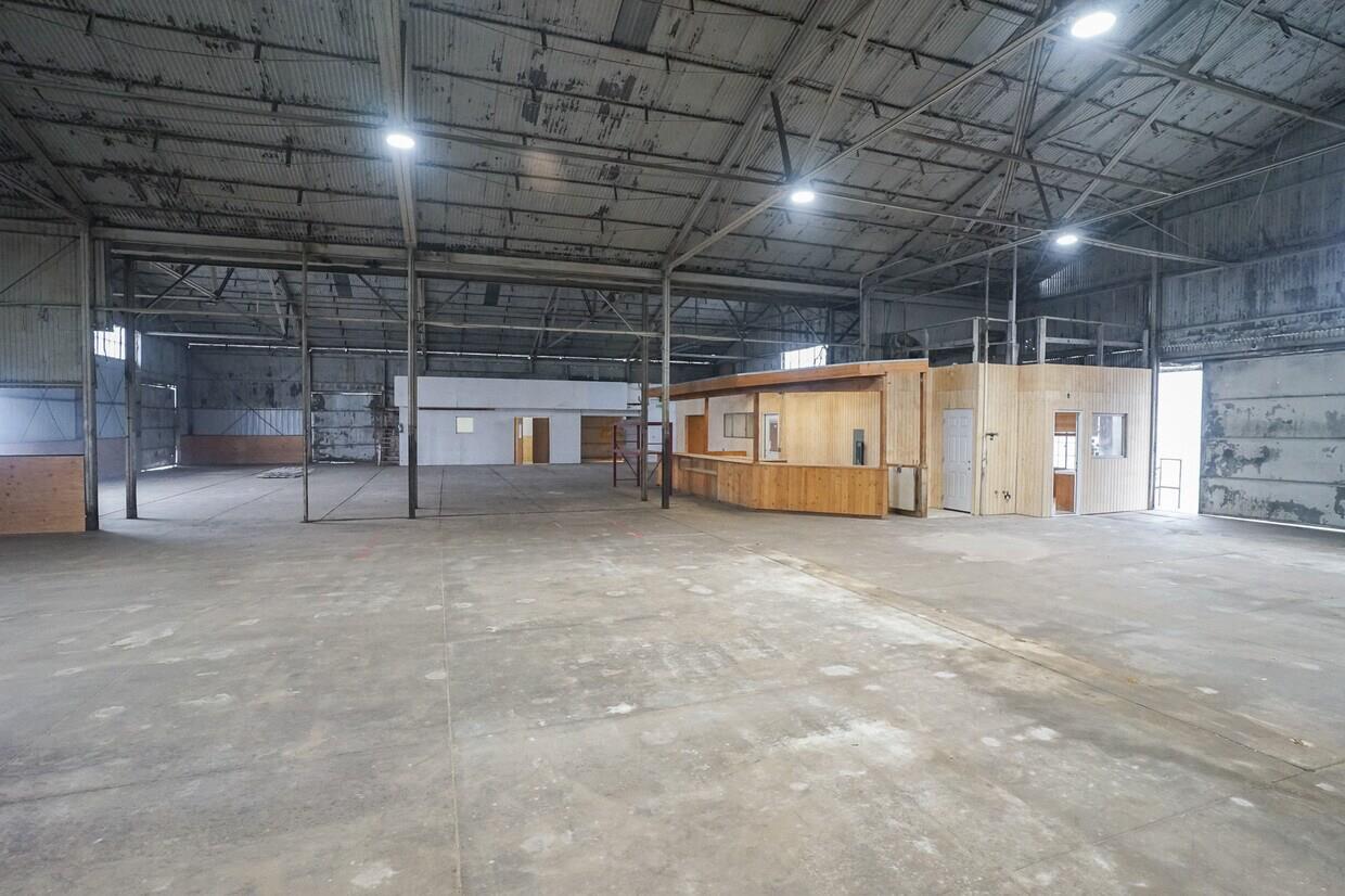 121 N Gateway Dr, Madera, CA 93637