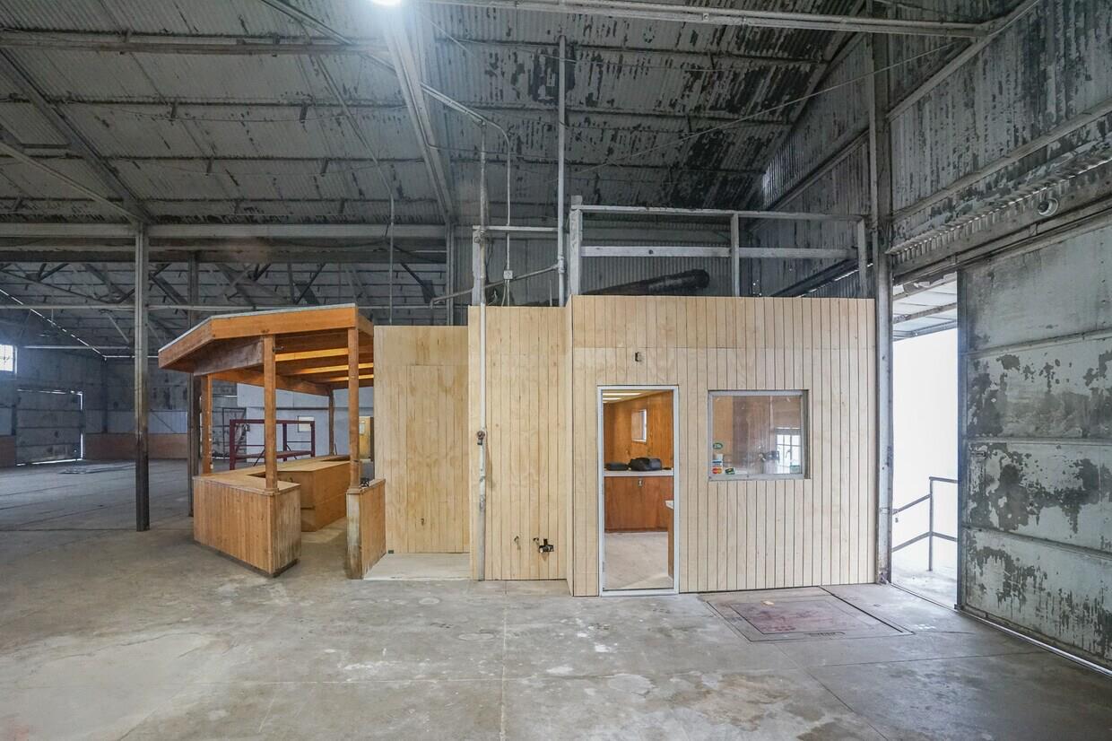 121 N Gateway Dr, Madera, CA 93637