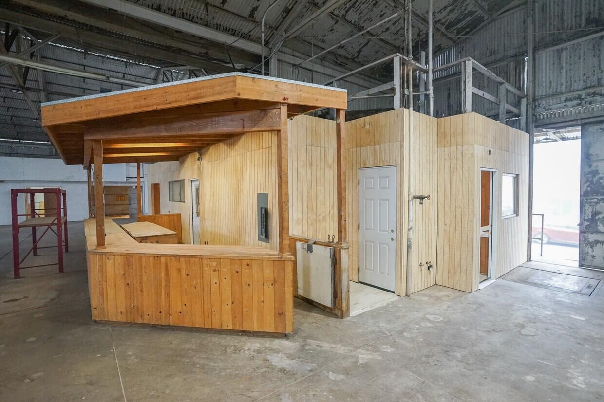 121 N Gateway Dr, Madera, CA 93637