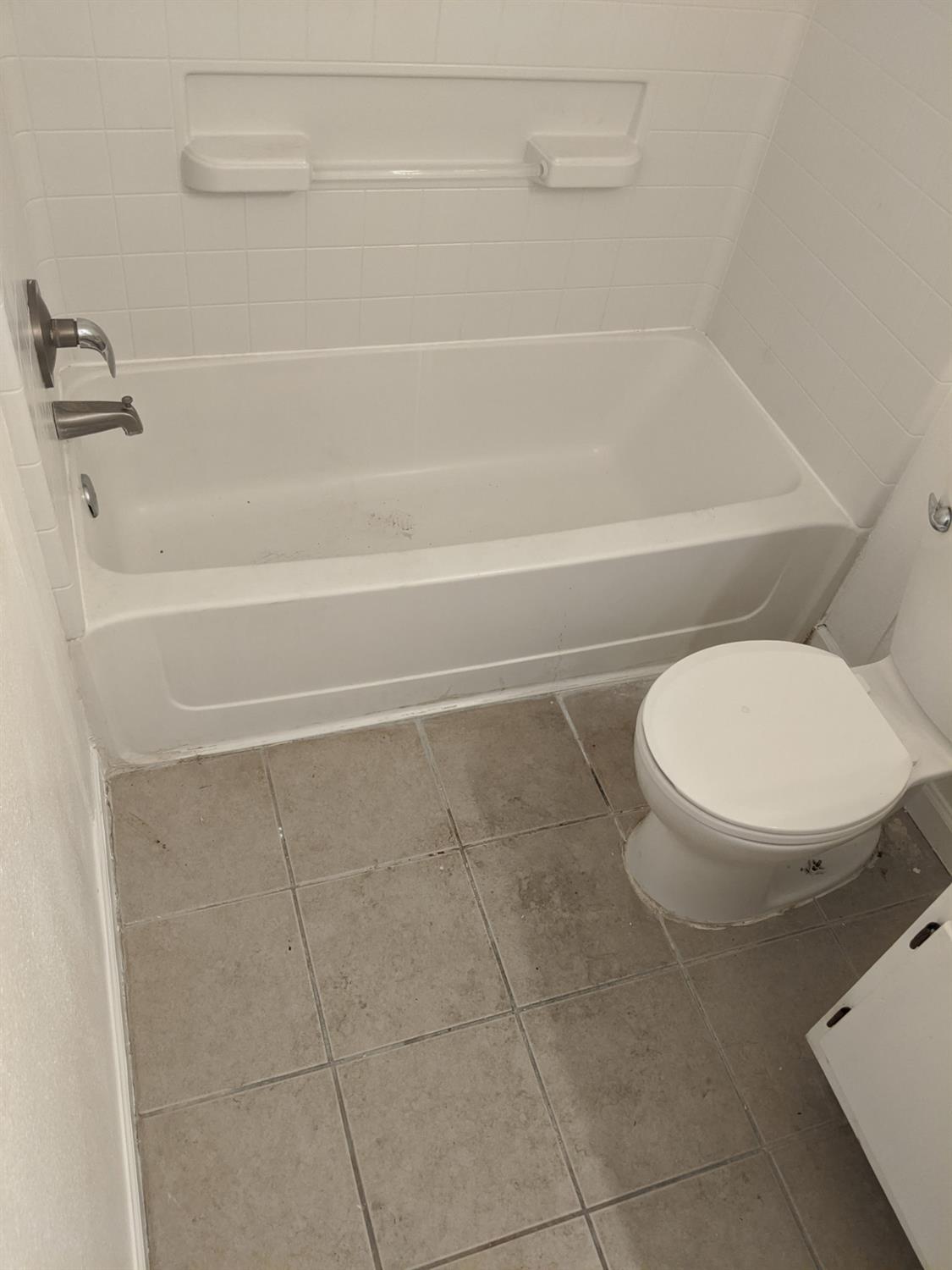 1352 N Saint Francis Dr, Los Banos, CA 93635