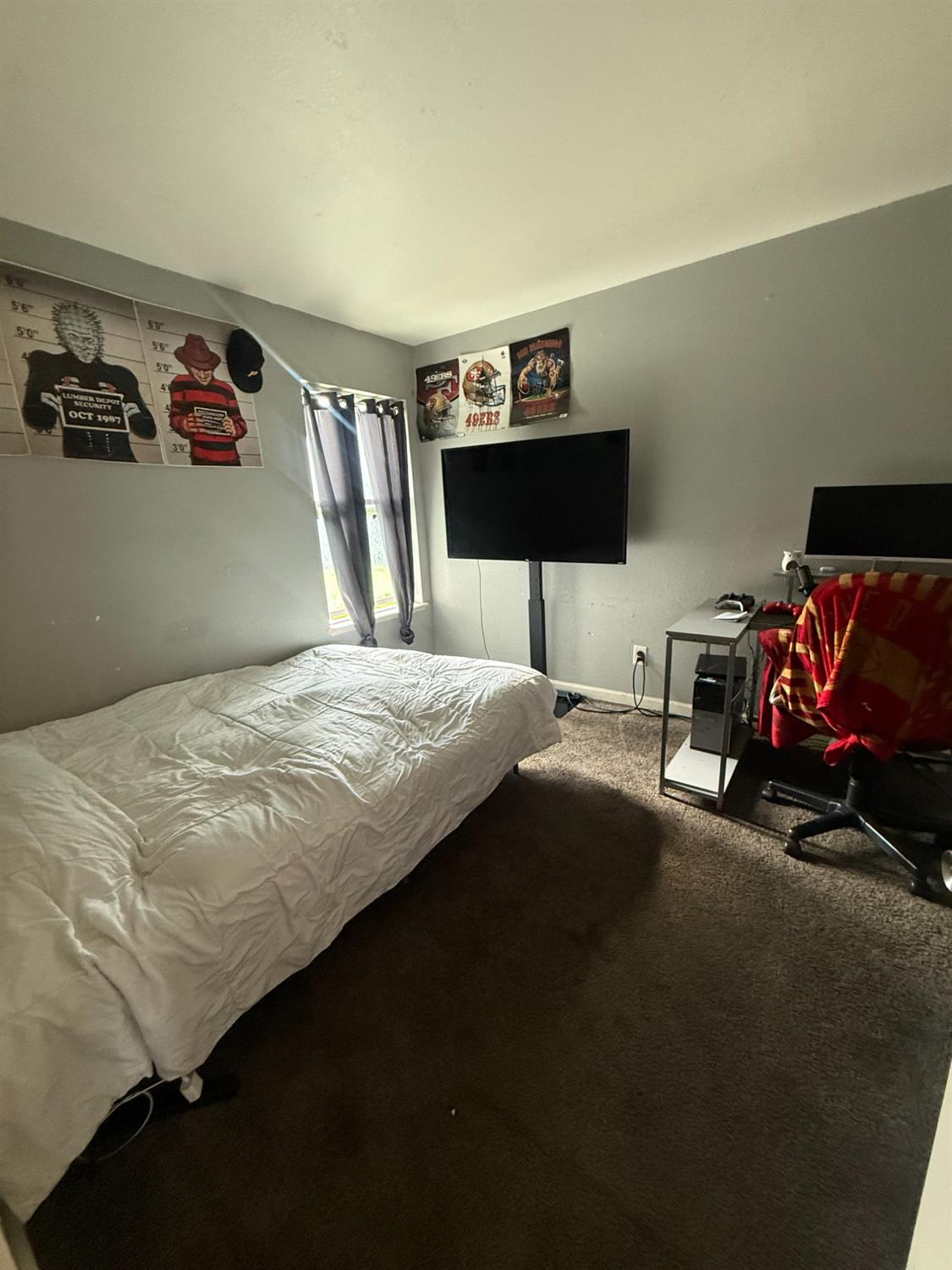 1352 N Saint Francis Dr, Los Banos, CA 93635