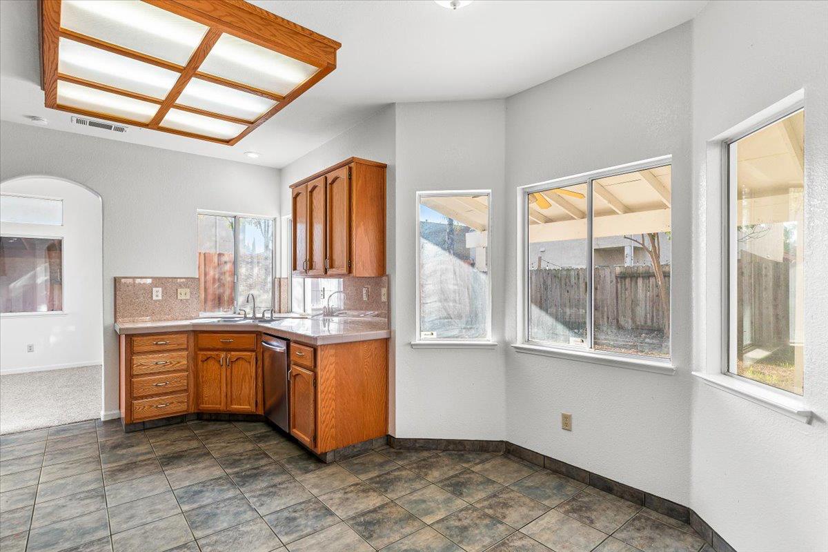 3624 Effingham Ln, Modesto, CA 95357