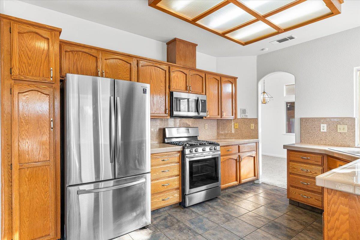 3624 Effingham Ln, Modesto, CA 95357