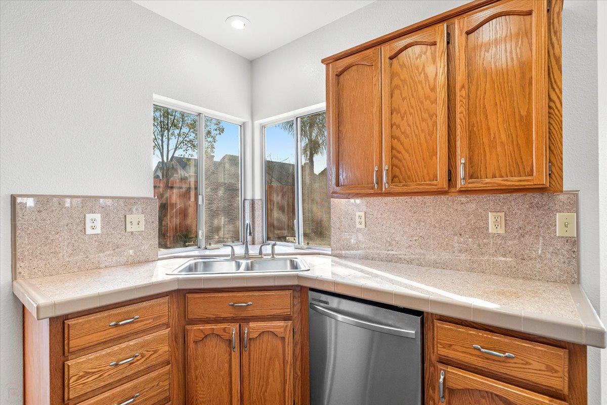 3624 Effingham Ln, Modesto, CA 95357