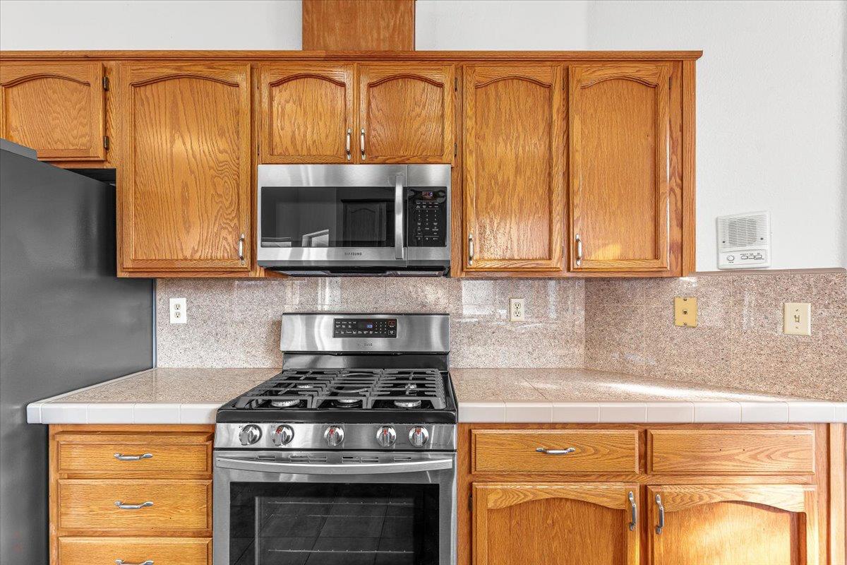 3624 Effingham Ln, Modesto, CA 95357