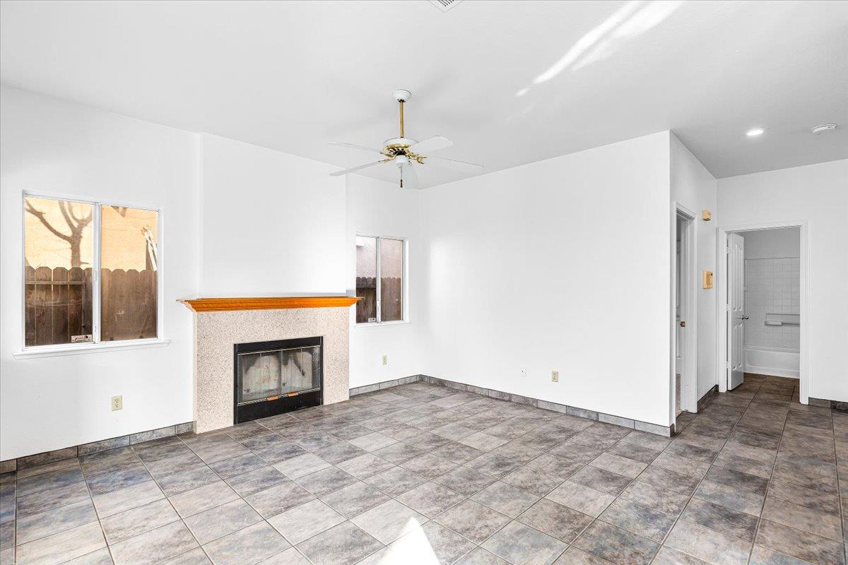 3624 Effingham Ln, Modesto, CA 95357