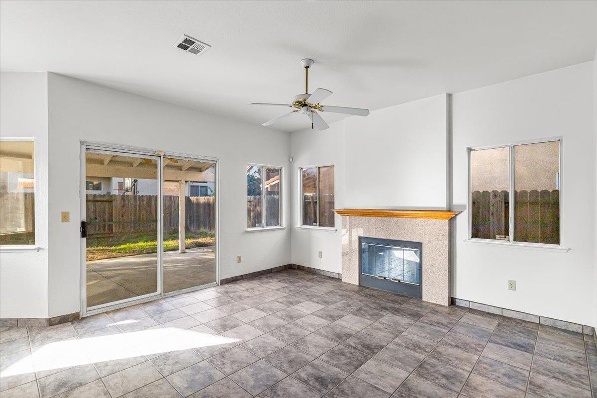 3624 Effingham Ln, Modesto, CA 95357