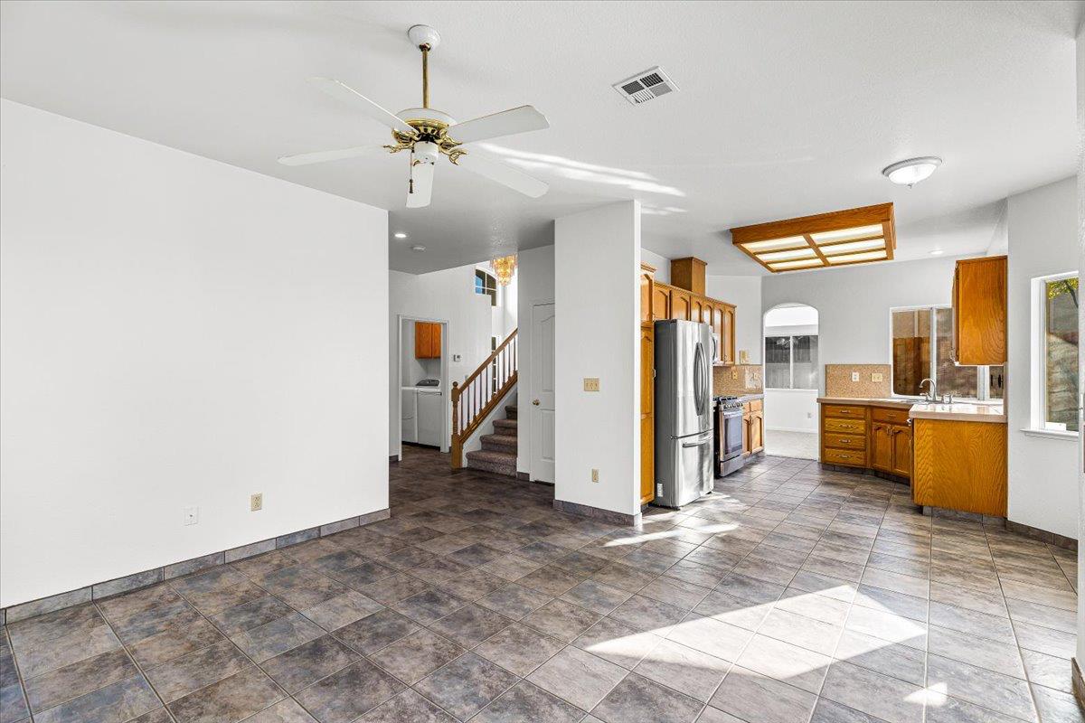 3624 Effingham Ln, Modesto, CA 95357