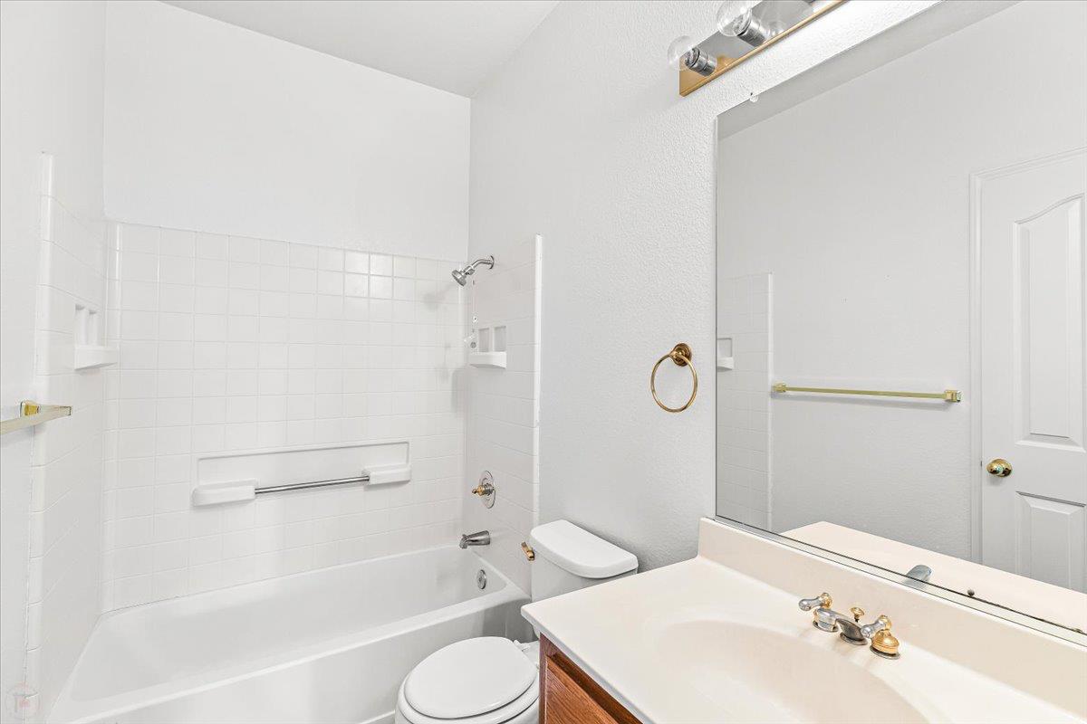 3624 Effingham Ln, Modesto, CA 95357