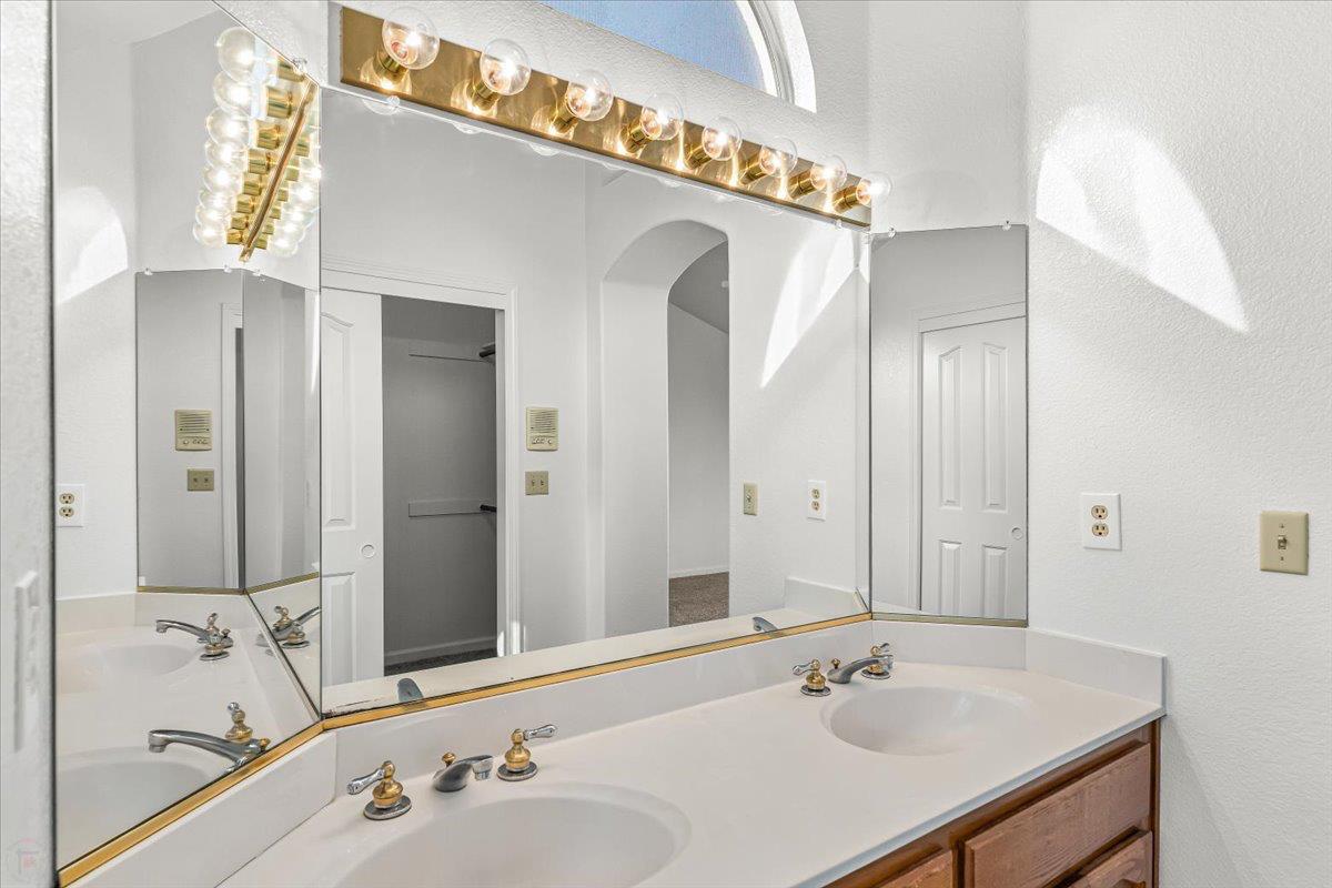 3624 Effingham Ln, Modesto, CA 95357