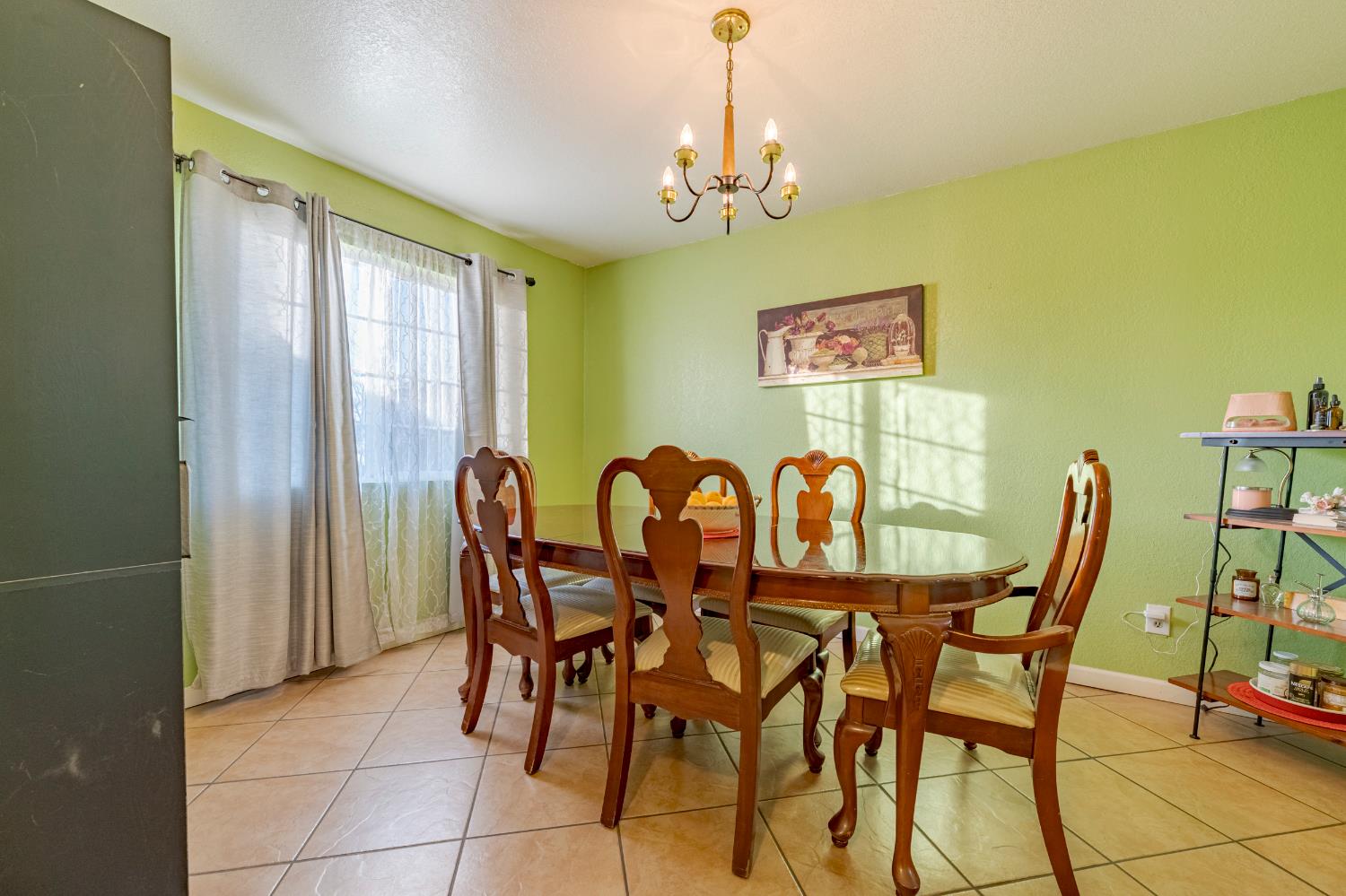 2394 Lance St, Merced, CA 95348