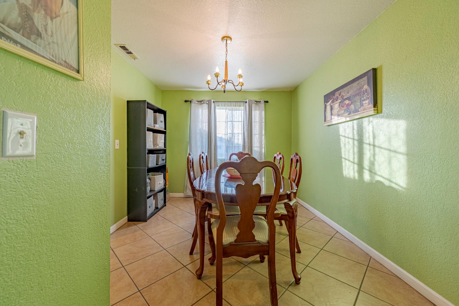 2394 Lance St, Merced, CA 95348