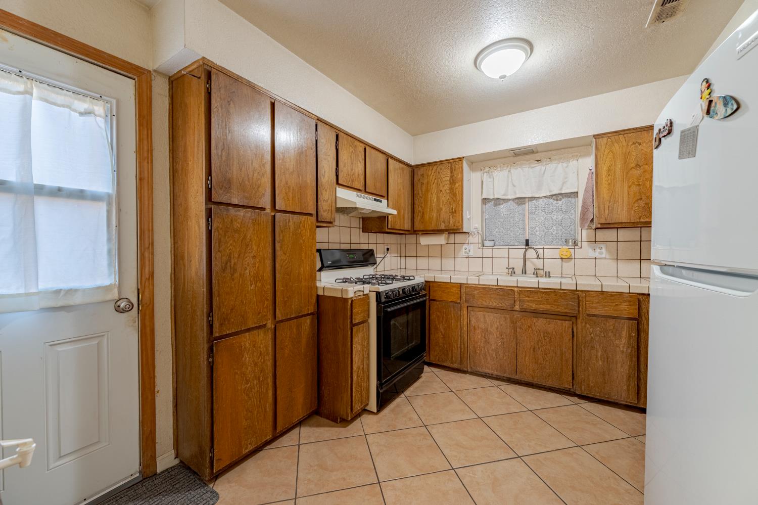 2394 Lance St, Merced, CA 95348