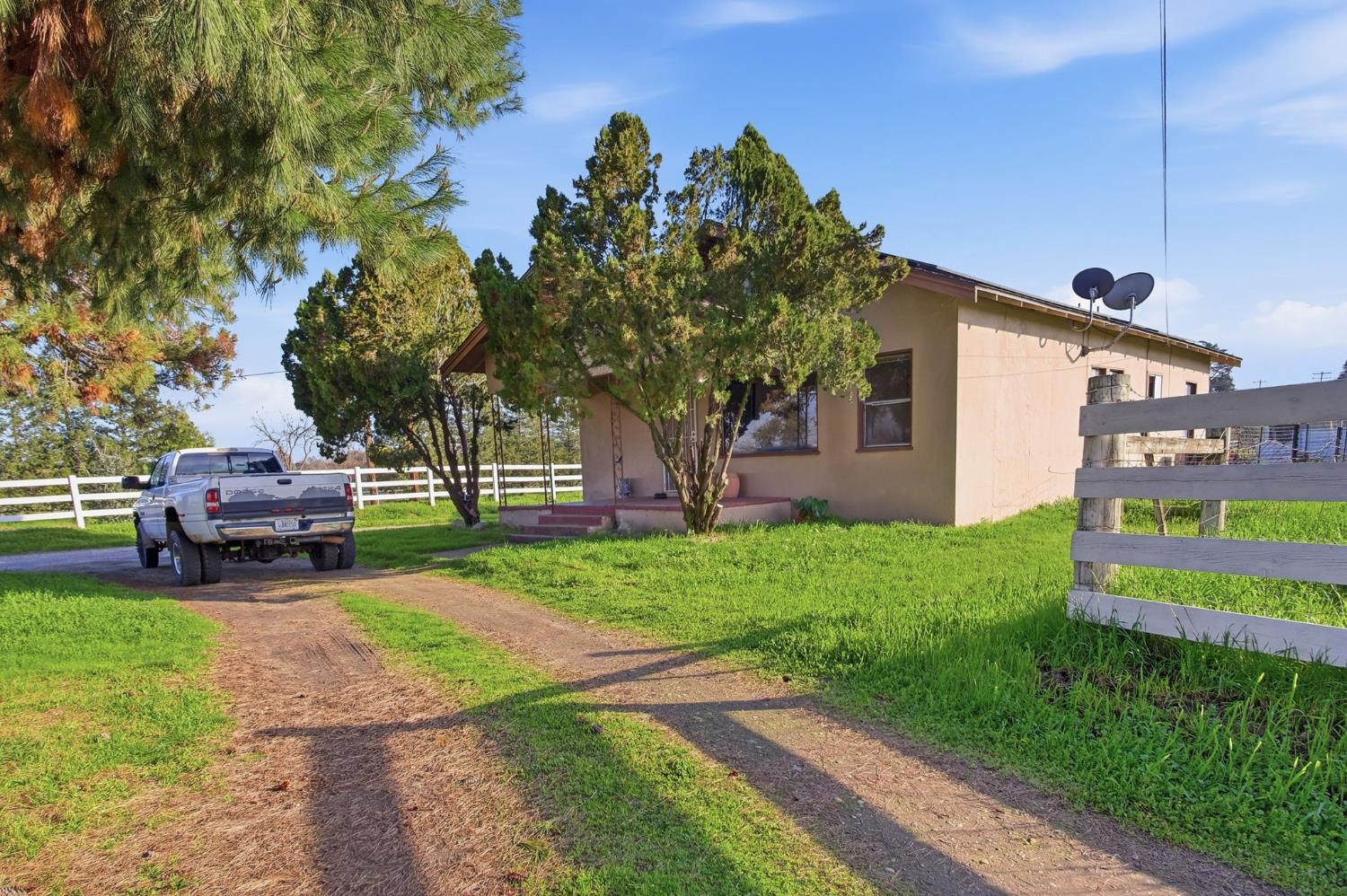 12242 Orange Blossom Rd, Oakdale, CA 95361