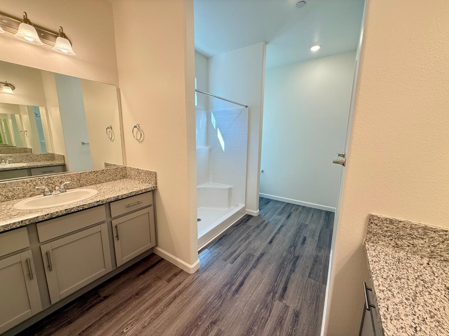 1200 E Orange St, Avenal, CA 93204