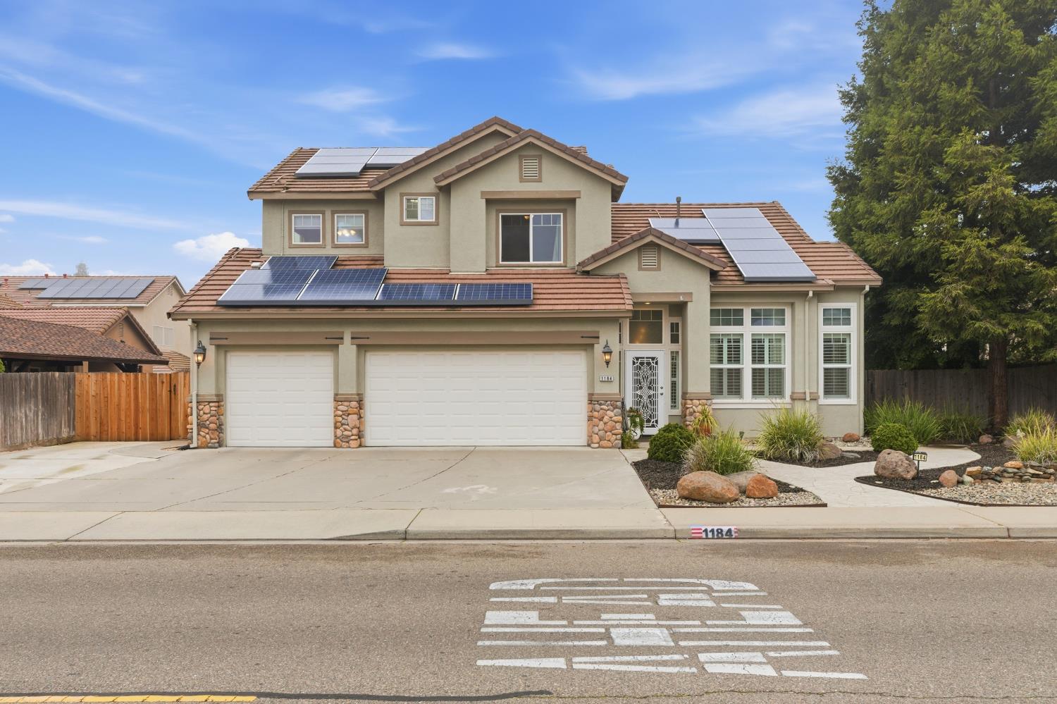 1184 River Ave, Oakdale, CA 95361