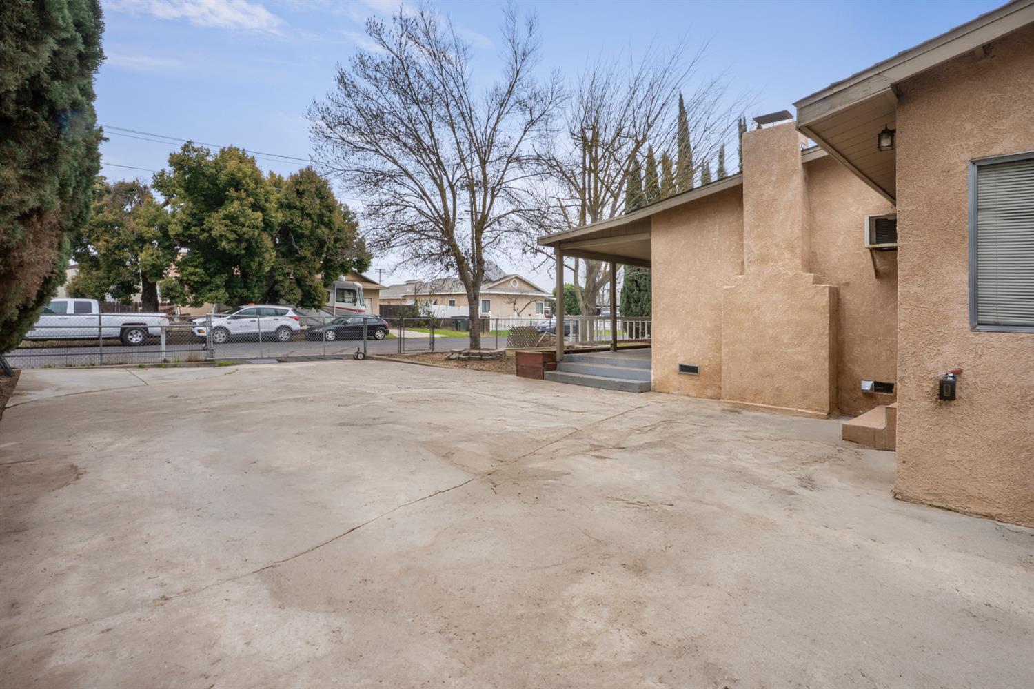 2344 Regal Rd, Modesto, CA 95358