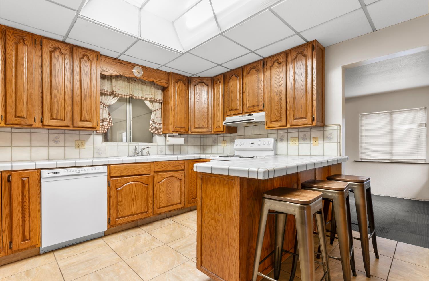 2344 Regal Rd, Modesto, CA 95358