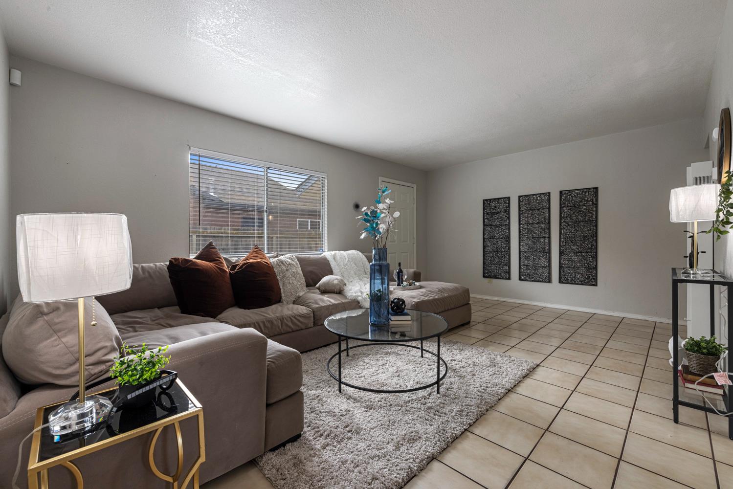 747 Prusso St, Livingston, CA 95334